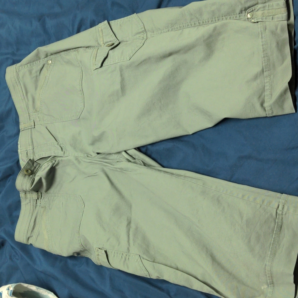 Gloria Vanderbilt capris